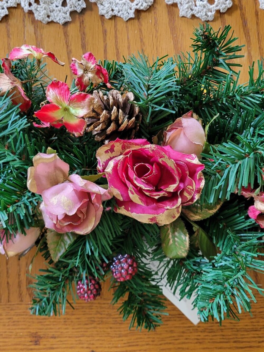 Home Interiors Wall Swag Pine Cones Roses Gold Greenery Decor Winter UNUSED 21"